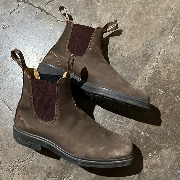 Blundstone Other - Blundstone Chelsea Boot, size 9 (AUS 8)